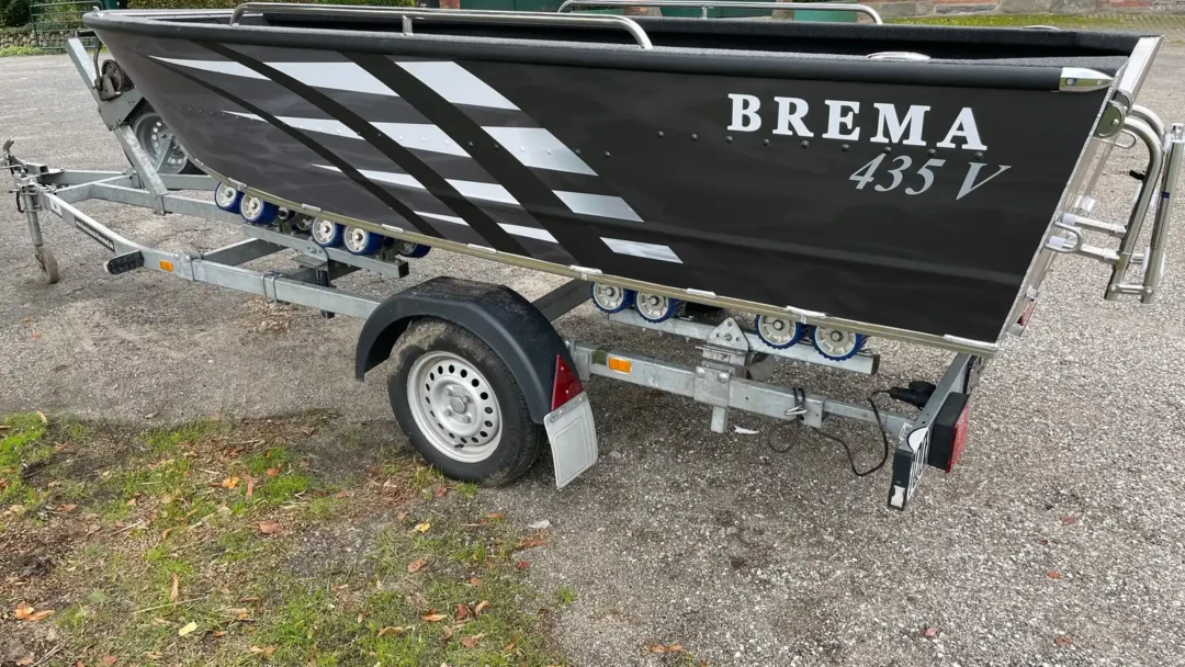 Brema 435V Tiller Fishing 7