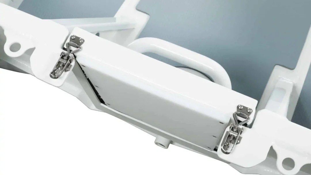 CL340-Folding-Transom-16