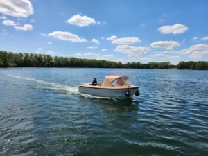 Lago Amore 570 Tender