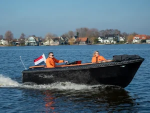 Lago Amore 595 Tender 15