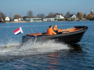 Lago Amore 595 Tender 17