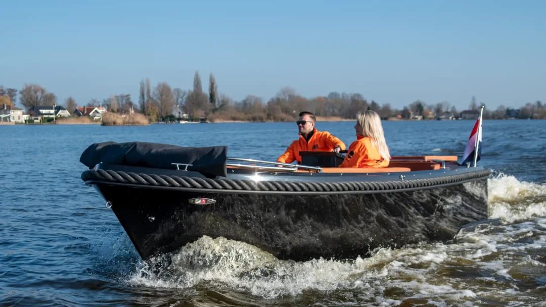Lago Amore 595 Tender 20