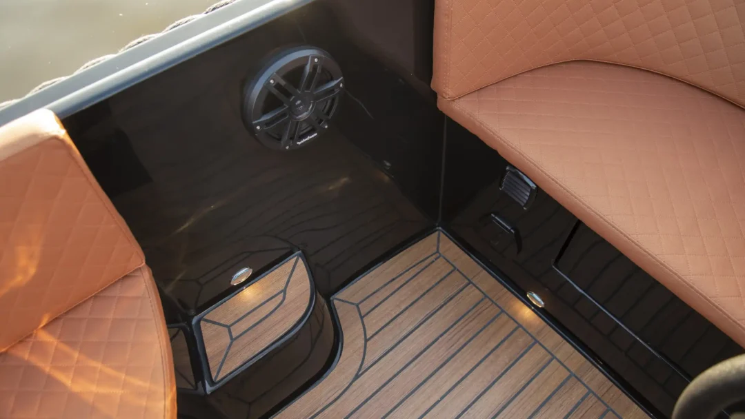 Lago Amore 595 Tender 26