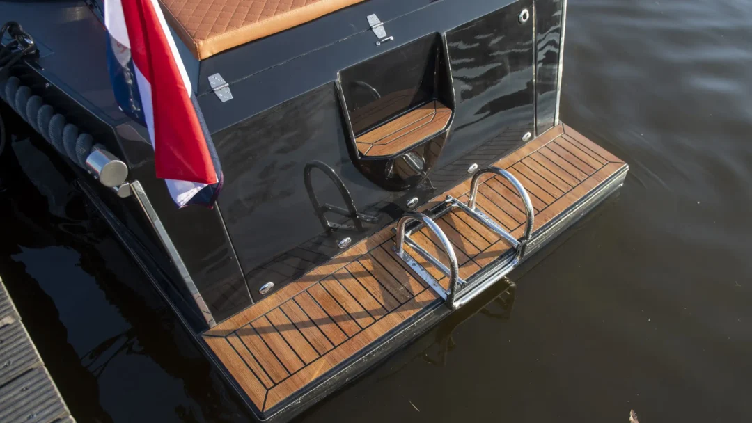 Lago Amore 595 Tender 33