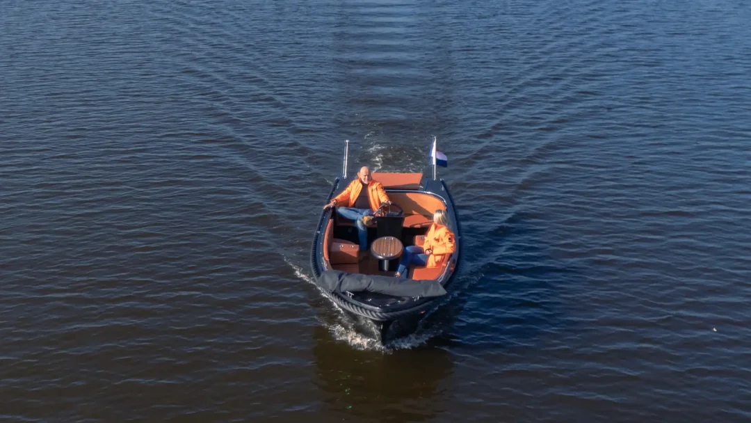 Lago Amore 595 Tender 4