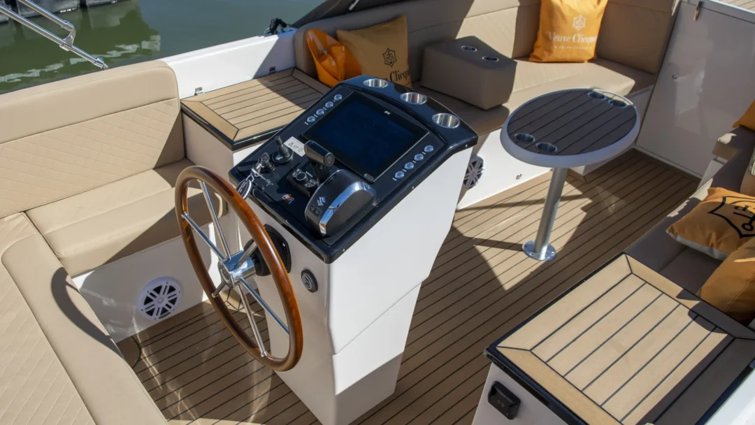 Lago Amore 733 Tender 10