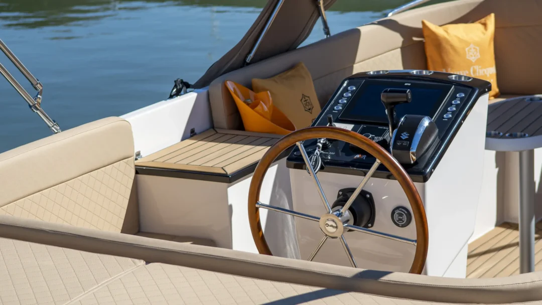 Lago Amore 733 Tender 13