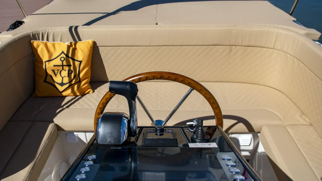 Lago Amore 733 Tender 17