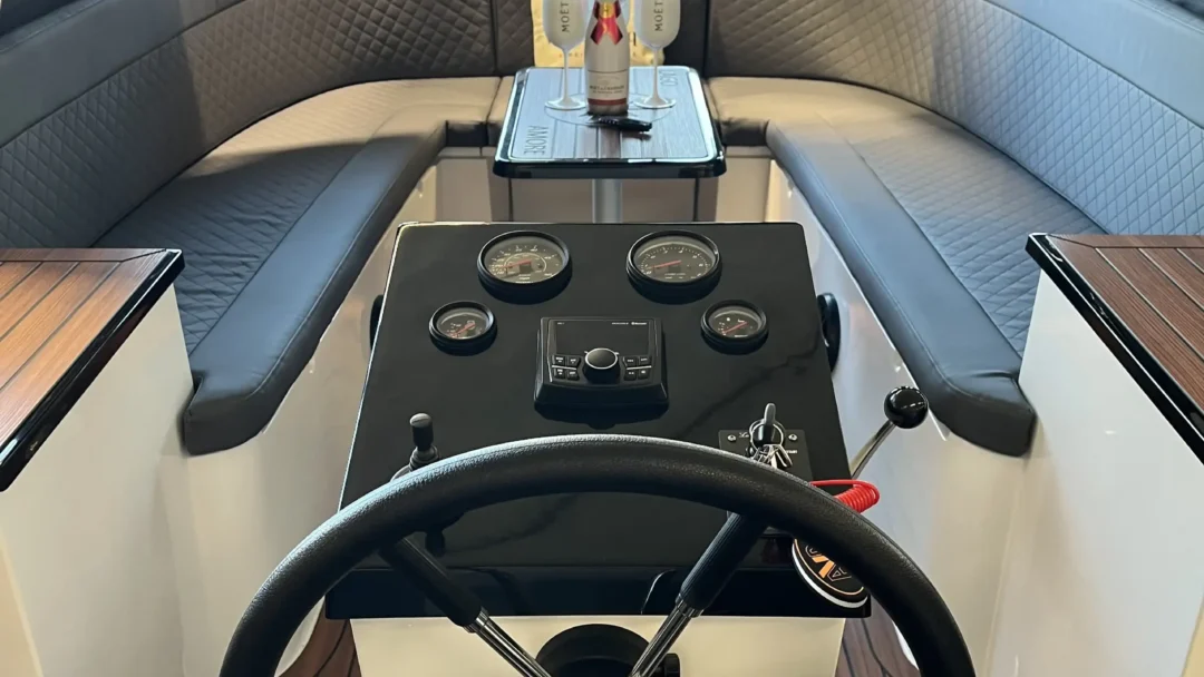 Lago Amore 733 Tender 35