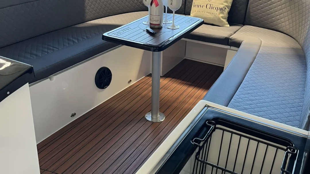 Lago Amore 733 Tender 36