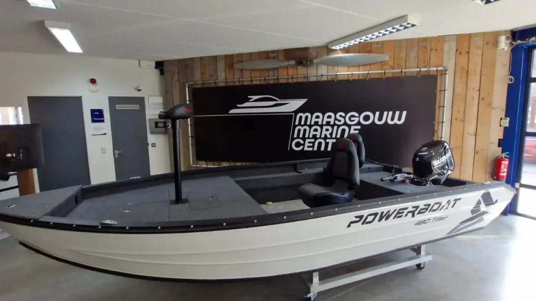 Powerboat 480 Tiller 9
